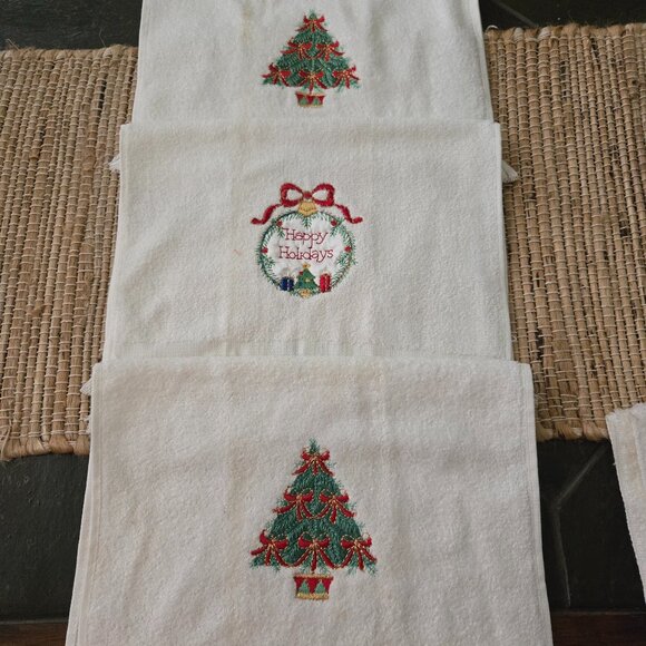 Christmas Themed Hand Towels - Picture 1 of 11
